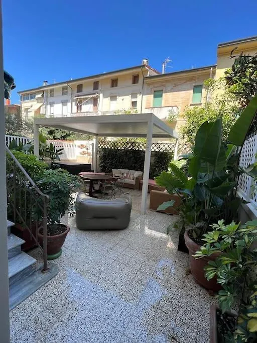 Casa Di Giugiu Apartment Viareggio 0*,